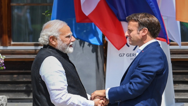 ফরাসি প্রেসিডেন্টকে ধন্যবাদ ফরাসি প্রেসিডেন্টকে ধন্যবাদ