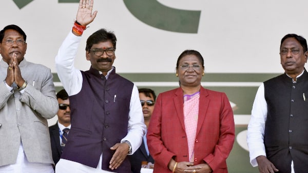 কাউন্সিলার থেকে রাজনৈতিক কেরিয়ার শুরু 