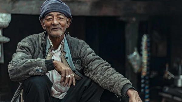 বয়স্কদের সম্মান করবেন বয়স্কদের সম্মান করবেন