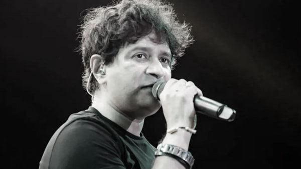গানের জগতে প্রবেশ