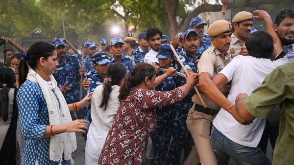 অগ্নিপথ স্কিম নিয়ে কেন বিক্ষোভ দেখাচ্ছেন চাকরিপ্রার্থীরা? অগ্নিপথ স্কিম নিয়ে কেন বিক্ষোভ দেখাচ্ছেন চাকরিপ্রার্থীরা?