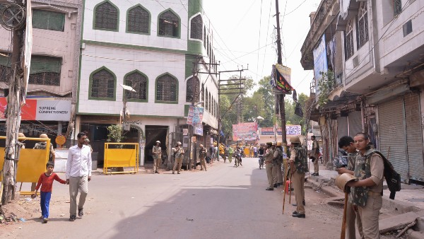 পুলিশের কড়া নজরদারি