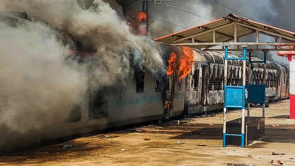 অগ্নিপথের ঘোষণার পর নতুন করে বিক্ষোভ ছড়িয়েছে! 