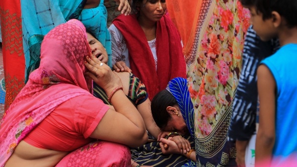 মেরে ফেলার হুমকির অভিযোগ মেরে ফেলার হুমকির অভিযোগ