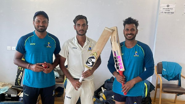 ব্যাপক চাপের মুখে মনোজ-শাহবাজের অনবদ্য শতরান, ম্যাচ ফেরার লড়াই জারি বাংলার ব্যাপক চাপের মুখে মনোজ-শাহবাজের অনবদ্য শতরান, ম্যাচ ফেরার লড়াই জারি বাংলার