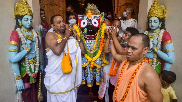 পুরাণ কাহিনী অনুযায়ী