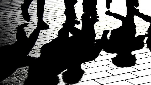 কেন হয় ছায়াহীন দিন