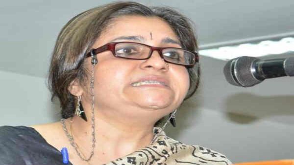 তিস্তা শীতলওয়াড়ের অভিযোগ তিস্তা শীতলওয়াড়ের অভিযোগ
