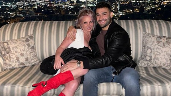 সন্তান হারানোর দুঃখ ভুলে তৃতীয়বার বিয়ে করলেন ব্রিটনি স্পিয়ার্স তাঁর দীর্ঘদিনের প্রেমিককে 