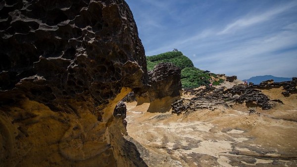 এই পাথরে রানির মাথার সৌন্দর্য অনস্বীকার্য, তবে বৃষ্টি, ব এই পাথরে রানির মাথার সৌন্দর্য অনস্বীকার্য, তবে বৃষ্টি, ব