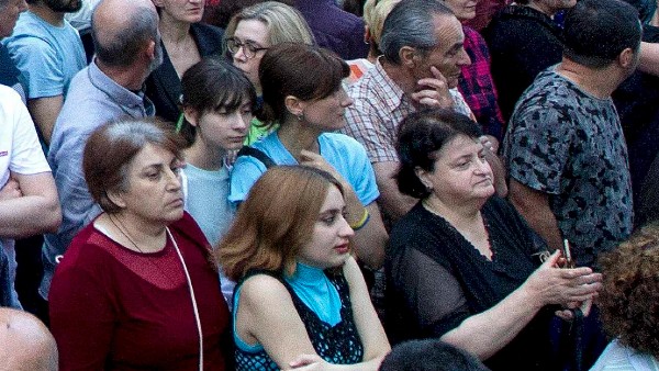 শুরু হয়েছে বিক্ষোভ শুরু হয়েছে বিক্ষোভ