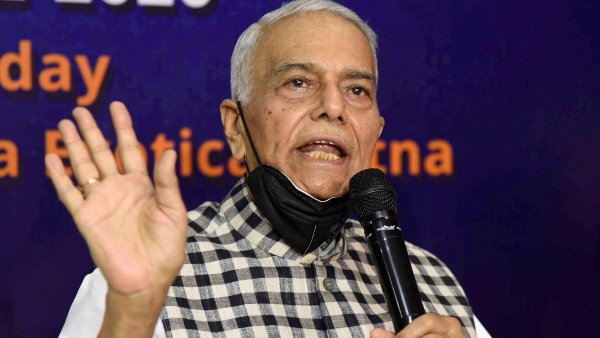 টাকার খেলা চলছে টাকার খেলা চলছে