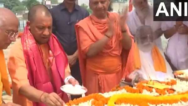 বিভিন্ন জায়গা থেকে আনা হয়েছে গ্রানাইট ও মার্বেল বিভিন্ন জায়গা থেকে আনা হয়েছে গ্রানাইট ও মার্বেল