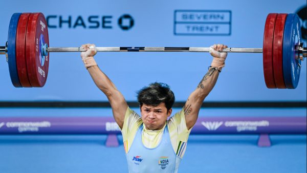  চোটের সঙ্গেব লড়াই 