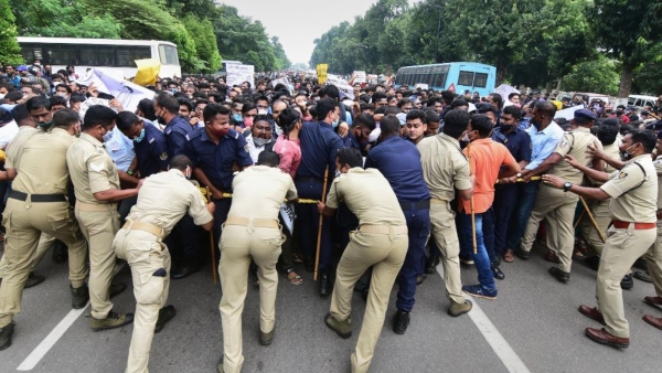 দেশের বেকারত্বের হার নিয়ে চিন্তিত ভারতীয়রা 