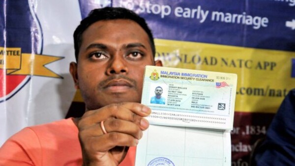 স্বেচ্ছাসেবী সংস্থাগুলির চাপ