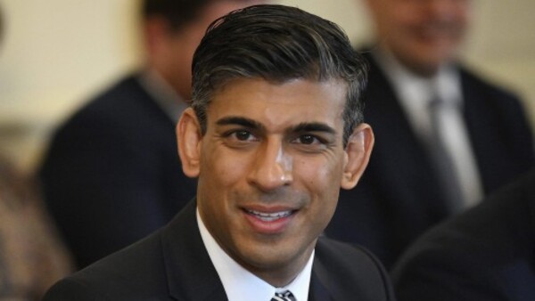 প্রতিদ্বন্দ্বী হয়ে উঠছেন পেনি মর্ডান্ট প্রতিদ্বন্দ্বী হয়ে উঠছেন পেনি মর্ডান্ট