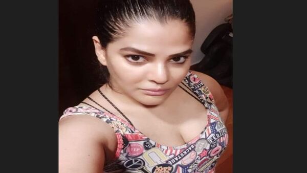 টাকার উৎস নিয়ে অর্পিতা