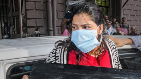 জেলের প্রথম রাত কেমন কটাল অর্পিতার জেলের প্রথম রাত কেমন কটাল অর্পিতার