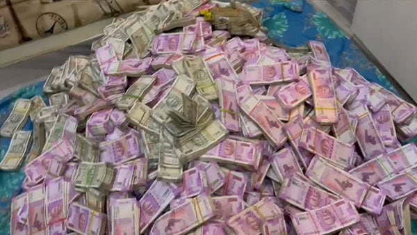 ফের যখের ধন বাংলাতে 