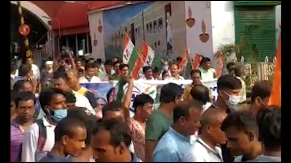 মতুয়া মহাসঙ্ঘের তৃণমূল অনুগামীরা মিছিল করে সমাবেশে মতুয়া মহাসঙ্ঘের তৃণমূল অনুগামীরা মিছিল করে সমাবেশে