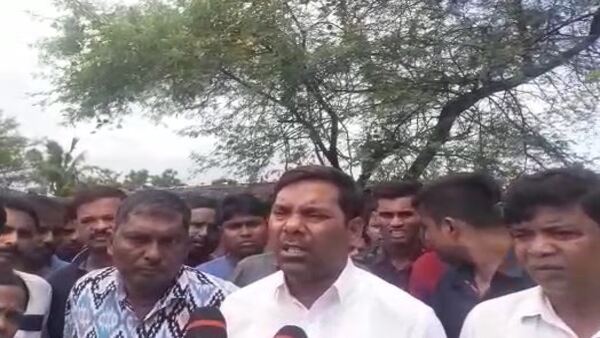 যাদের নাম এফআইআর-এ