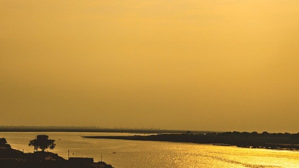 মহাকাশ থেকে দেখা যায় গঙ্গানদীর ব-দ্বীপ 