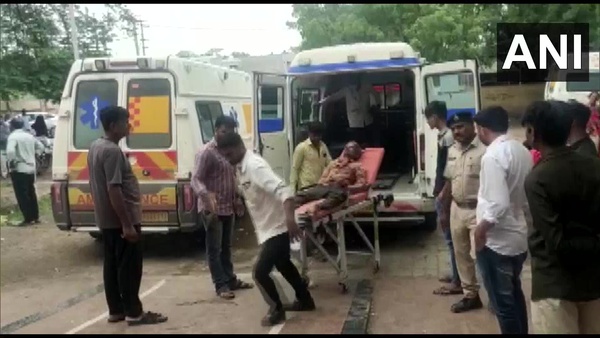 পুলিশের তল্লাশিতে আটক বেশ কয়েকজন