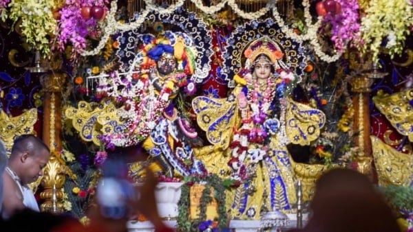 মথুরা–বৃন্দাবনে শ্রীকৃষ্ণের পুজো মথুরা–বৃন্দাবনে শ্রীকৃষ্ণের পুজো