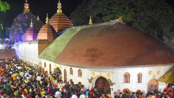 অসমের কামাক্ষা মন্দিরে মাছ-মাংস অসমের কামাক্ষা মন্দিরে মাছ-মাংস