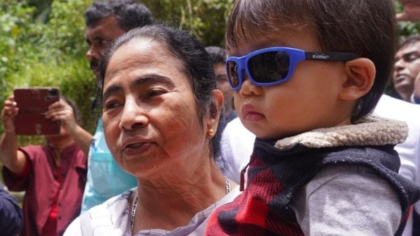 অন্য মেজাজে মুখ্যমন্ত্রী