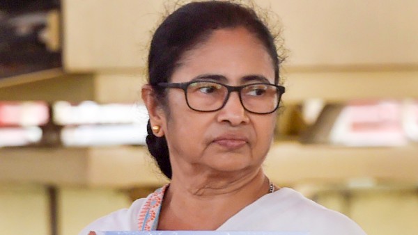 পদ কখনই বড় নয়, সবার আগে দেশ