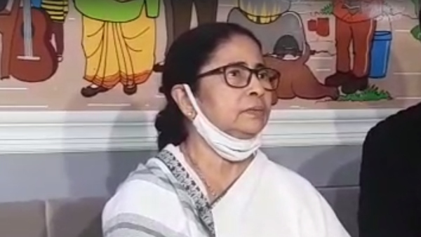 কফির কাপে চুমুক আর শ্বেতশুভ্র কাঞ্চনজঙ্ঘা