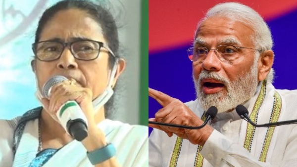 মমতা বন্দ্যোপাধ্যায় চলছেন নরেন্দ্র মোদীর কথায়!