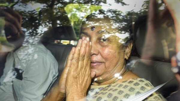 গান্ধী পরিবারের সমালোচক আলভা-সিনহা