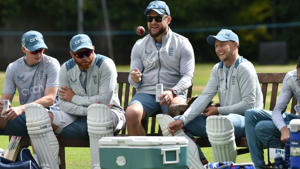 টেস্ট ক্রিকেটকে স্টোকস গুরুত্ব দেওয়ায় খুশি ম্যাকালাম: