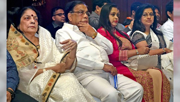 করোনা আক্রান্ত সৌরভ গঙ্গোপাধ্যায়ের মা নিরূপা গঙ্গোপাধ্যায়