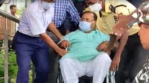  পার্থকে মাস্টারমাইন্ড বলে দাবি করে অর্পিতার জামিনের আবেদনে সওয়াল আইনজীবীর 