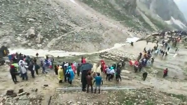  মেঘ ভাঙা বৃষ্টি 