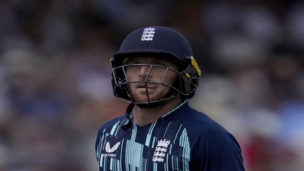 বাটলারও পাশে দাঁড়ালেন বিরাটের বাটলারও পাশে দাঁড়ালেন বিরাটের