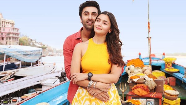  হিন্দি ছাড়াও কোন কোন ভাষায় মুক্তি পেয়েছে গানটি?