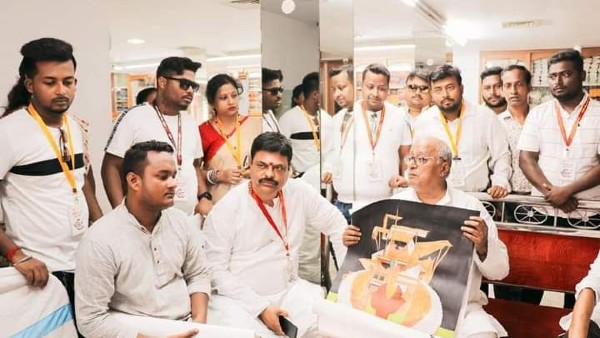 এক মস্তিষ্কে শান্তি ও যুদ্ধ, দুর্গোৎসব মিশবে কৃষ্ণসাগরের যুদ্ধের সঙ্গে 