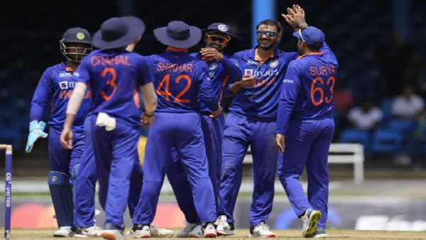 ভিসা জট খোলার পথে, আমেরিকার পথে টিম রোহিত ভিসা জট খোলার পথে, আমেরিকার পথে টিম রোহিত
