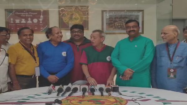 ইস্টবেঙ্গলকে খোঁচা