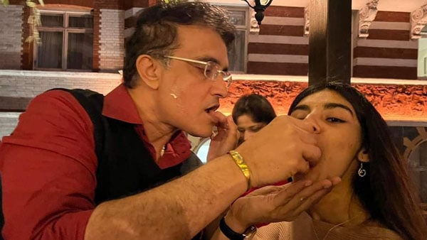 বাবার জন্মদিনে উজ্জ্বল উপস্থিতি সৌরভ-কন্যার: