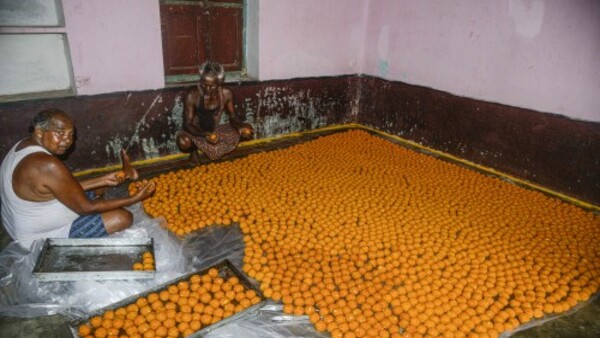 খুশি স্থানীয়রা খুশি স্থানীয়রা