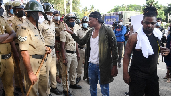 কঙ্গোতে হিংসাত্মক বিক্ষোভের কারণ কী 