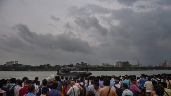 মৎস্যজীবীদের জন্য সতর্কবার্তা মৎস্যজীবীদের জন্য সতর্কবার্তা