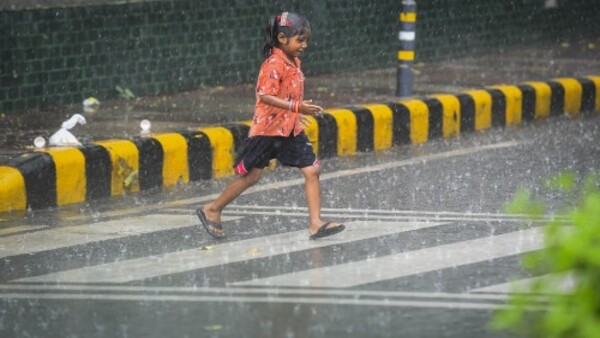 দক্ষিণবঙ্গেও ভারী বৃষ্টির পূর্বাভাস 