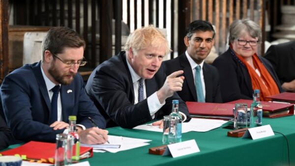 কারা কারা লড়াইয়ে